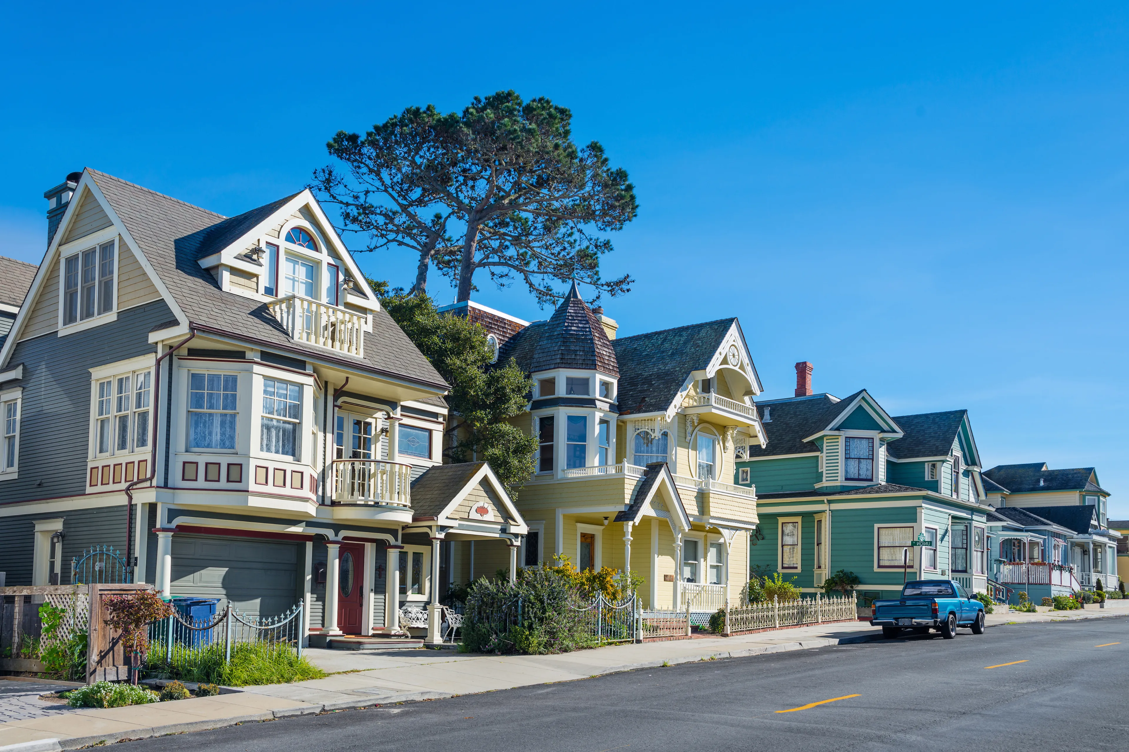 Los Angeles residential neighborhood representing satisfied homeowners